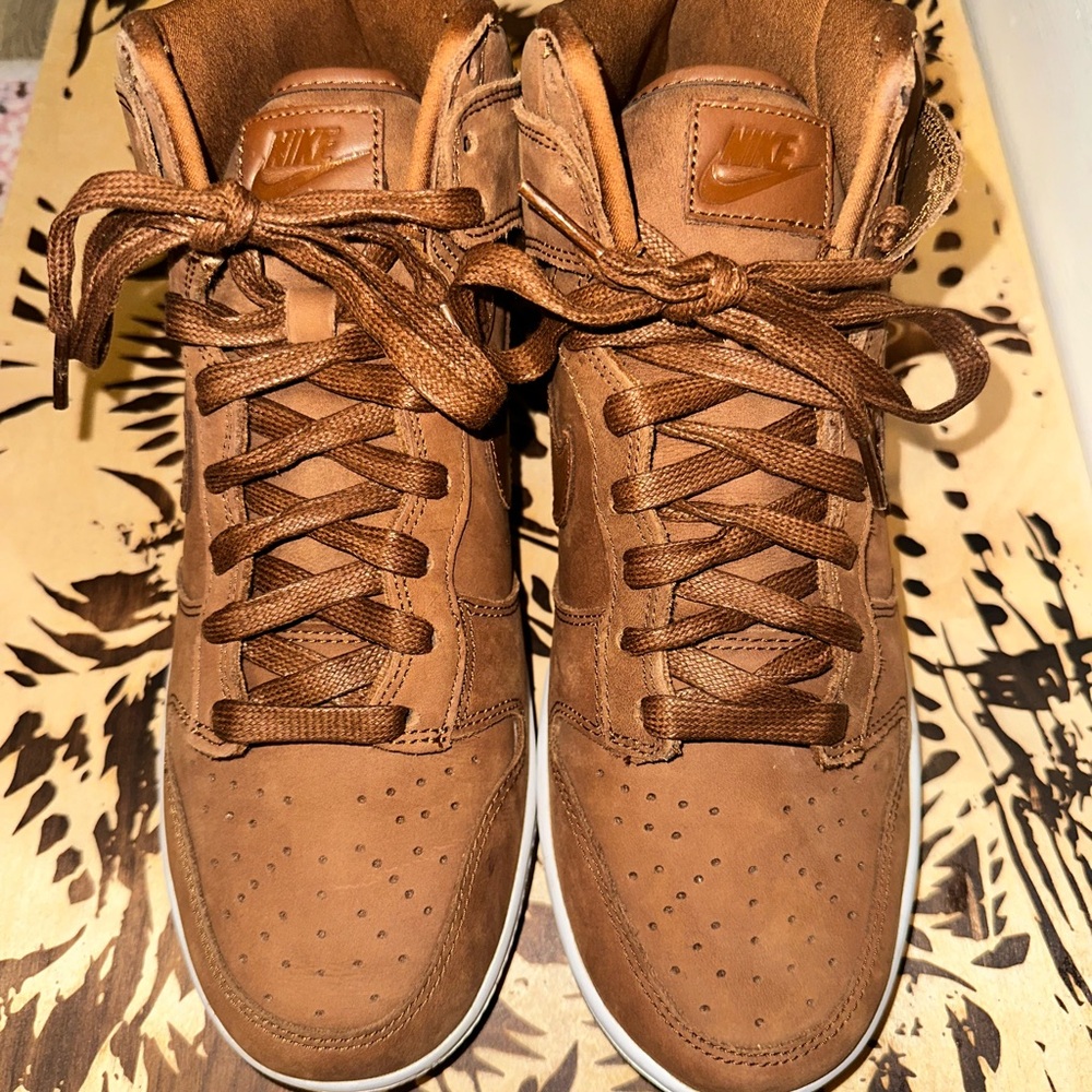 Nike Dunks High Top - Picture 2 of 6